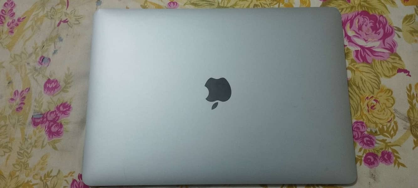 Macbook Pro M1 2020 Model 1