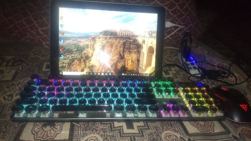 core i5 7th gen HP with touch display with gaming keyboard and mouse 2