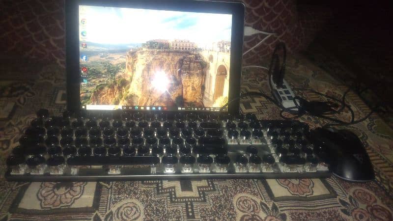 core i5 7th gen HP with touch display with gaming keyboard and mouse 3