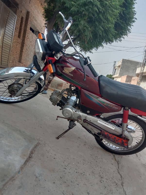 Honda cd 70 15 model Genuine bike all ok price final 5