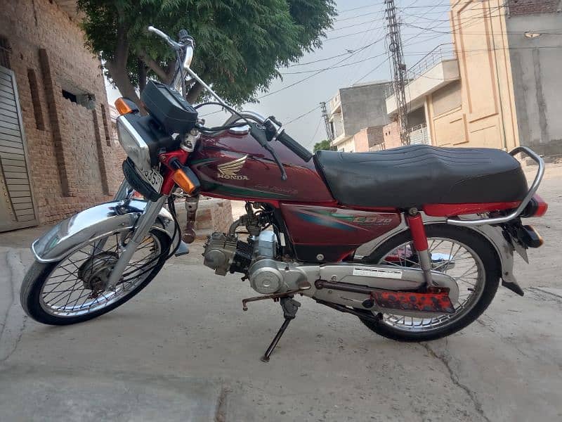 Honda cd 70 15 model Genuine bike all ok price final 7