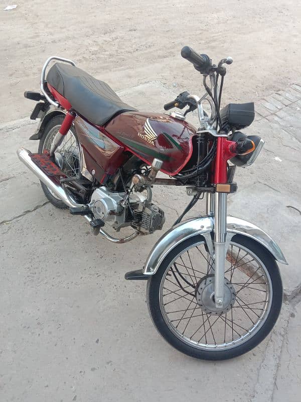 Honda cd 70 15 model Genuine bike all ok price final 8