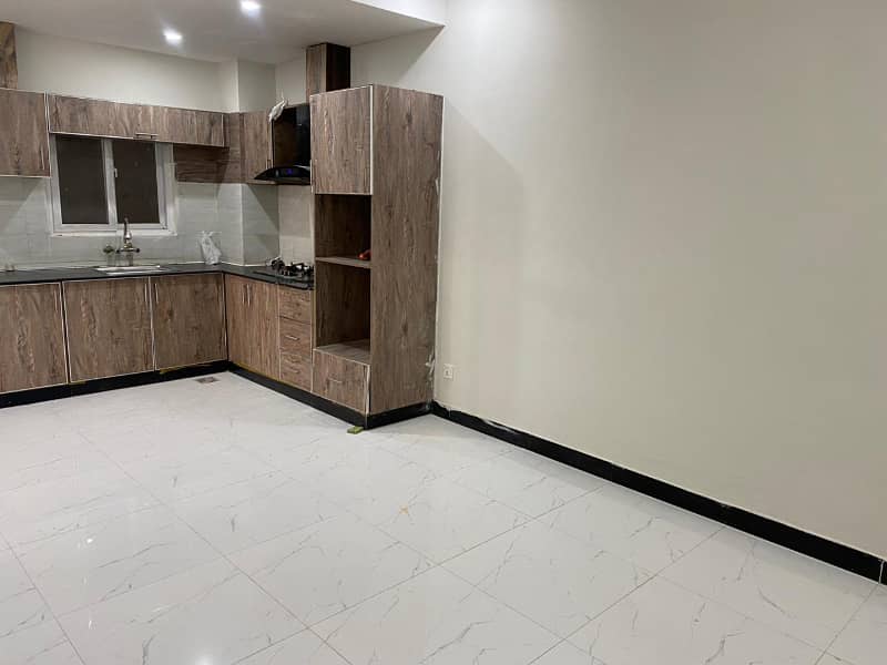 3 Bedrooms Unfurnished Apartment Available For Rent In E 11 4 Near To Main Margalla Road 7