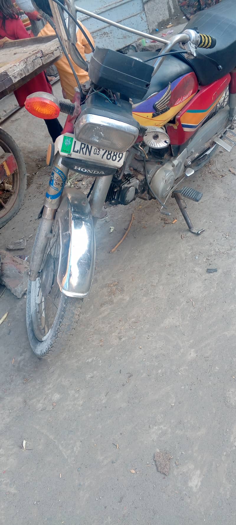 70 cc Honda bike sell Karni he new injan karwaya he 5 den pahly 1