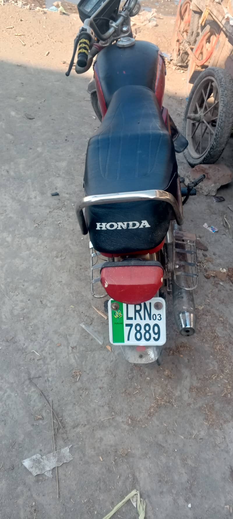 70 cc Honda bike sell Karni he new injan karwaya he 5 den pahly 2