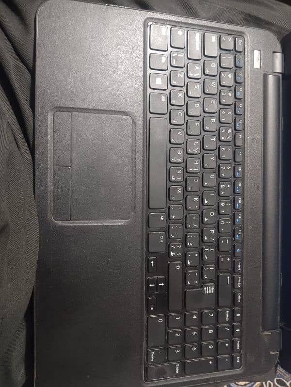 i3 4th 4GB ram500hard hdd latitude3540 all okay with original charger 2