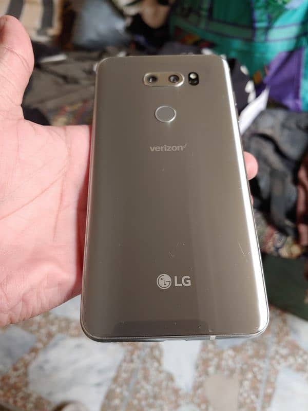 lg v30 thinq 4