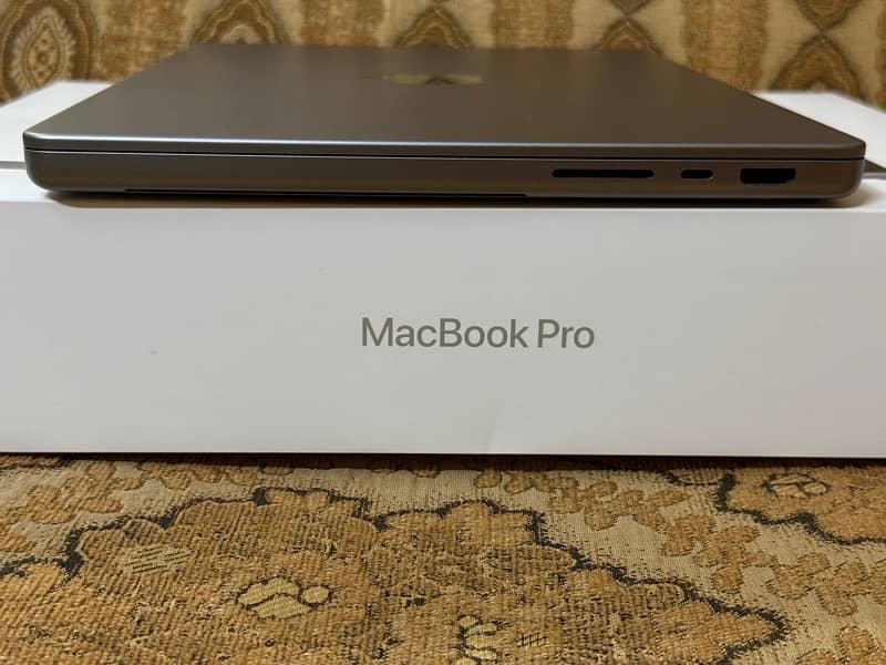 MacBook Pro 14’’ M2 Pro 16GB/1TB Apple Care Plus 8