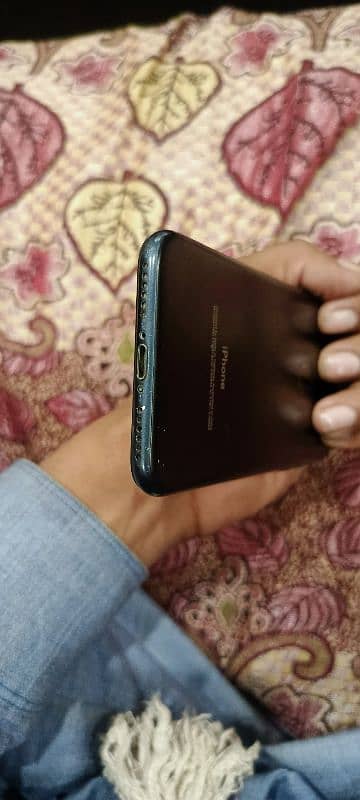 Iphone7 PTA 128GB 4