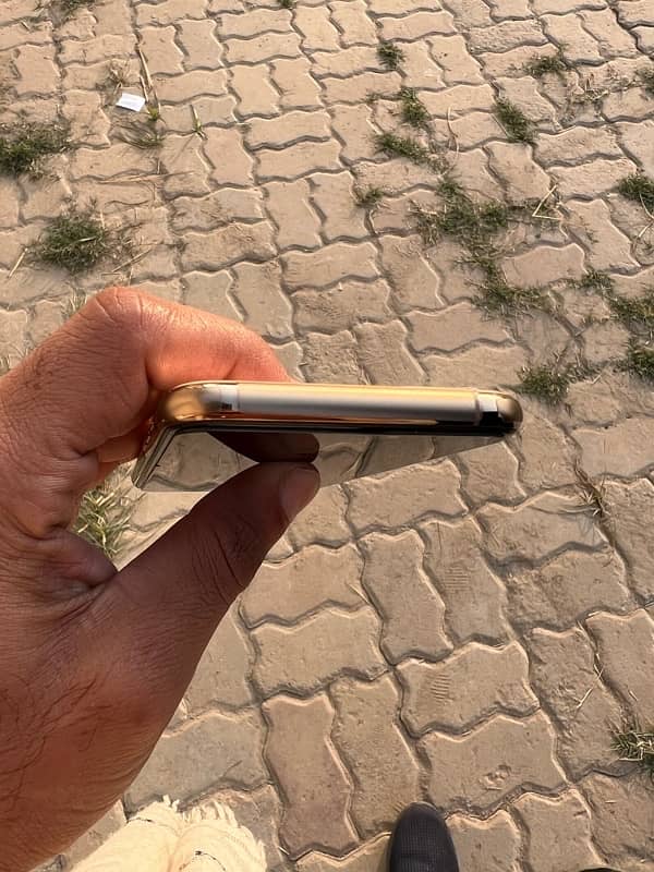 iphone 11pro (256)GB 4