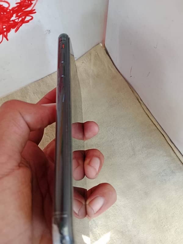 i phone XR jv black colour 4