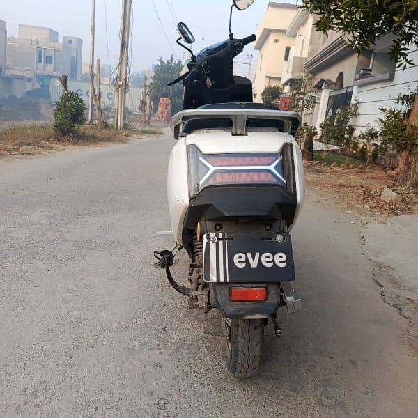 Evee C1 pro electric scooty 3