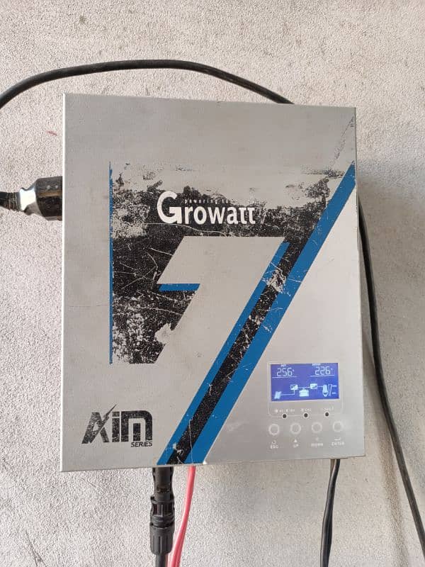 GROWATT 2.8 KVA VM PLUS 5