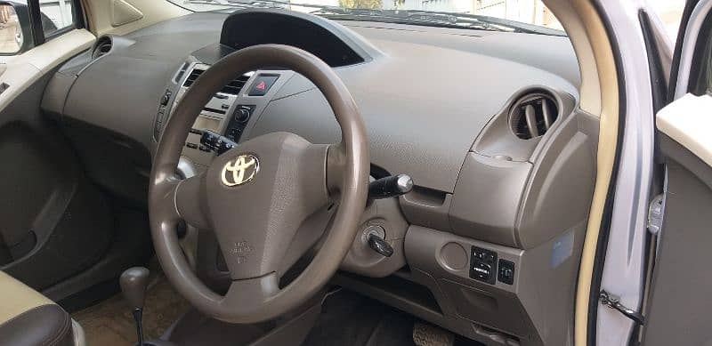 Toyota Vitz 2007 13