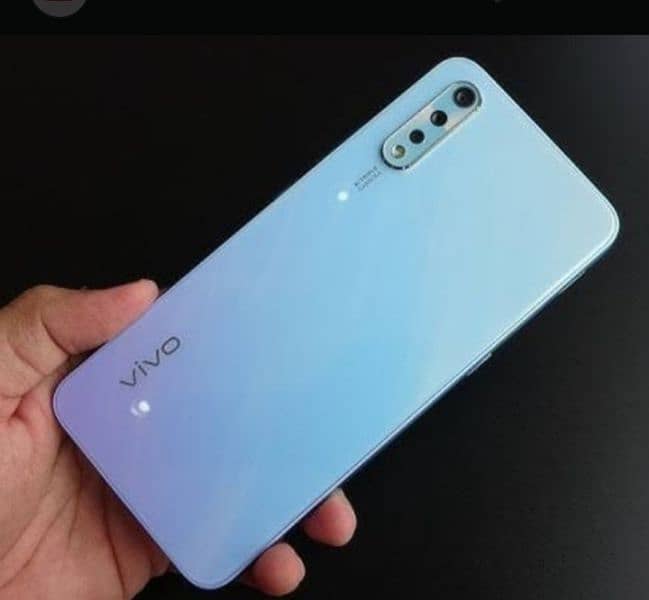 Vivo S1 4+1/128 gb 10/9.5 1