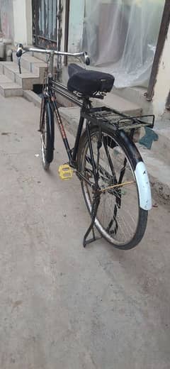 22 number cycle sohrab number 1 cycle of Pakistan