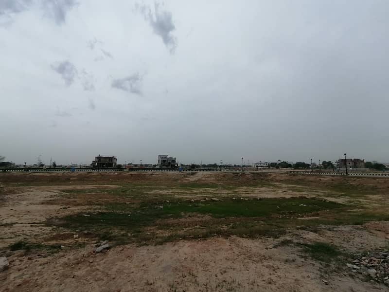 1 Kanal Plot For Sale In A Block 2