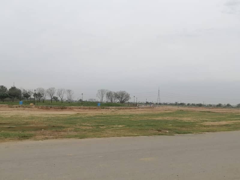 1 Kanal Plot For Sale In A Block 2