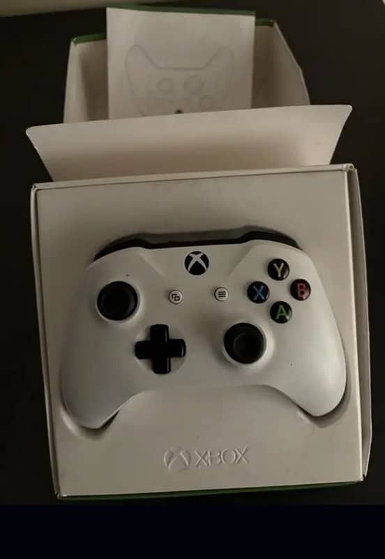 Xbox One S Wireless Controller 0