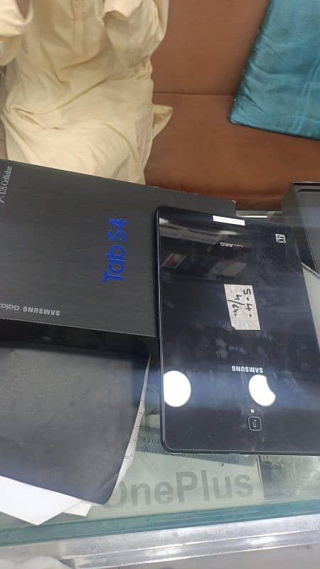 iPad 9, 9th generation Boxpack Non active 1 year stock available 5