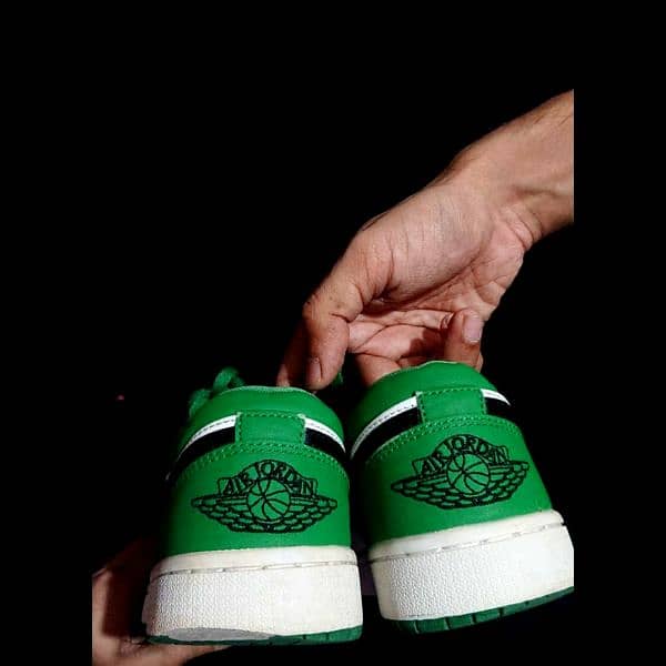 ORIGINAL NIKE AIR JORDAN 1 RETRO I LOW OG PINE GREEN BLACK WHITE 2