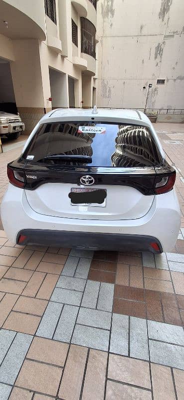 Toyota Yaris 2021 X package Pearl White 1