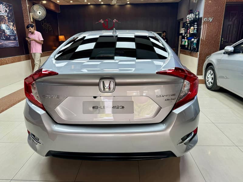 Honda Civic Oriel 1.8 i-VTEC CVT 2019 7