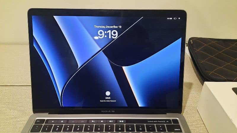 MacBook Pro 13.3 M1 2020 16 GB ram 2