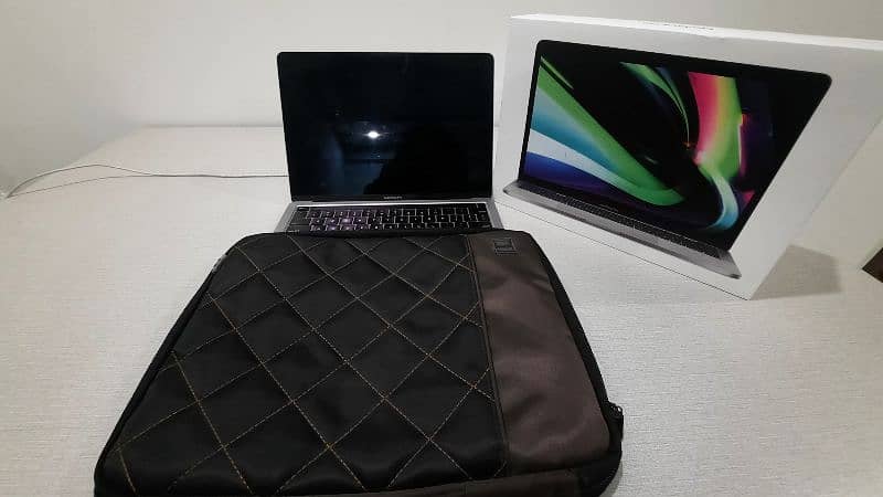 MacBook Pro 13.3 M1 2020 16 GB ram 4