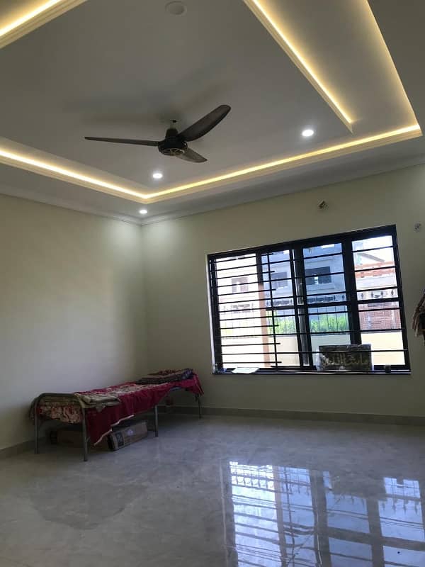 12 Marla Upper Portion Situated In I-8 For rent 1