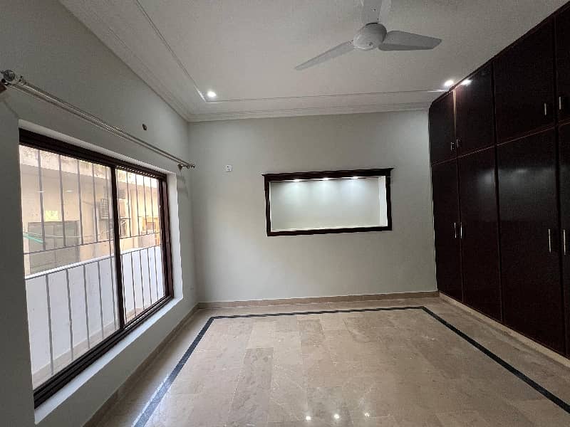 Perfect 2800 Square Feet Upper Portion In I-8 For rent 0