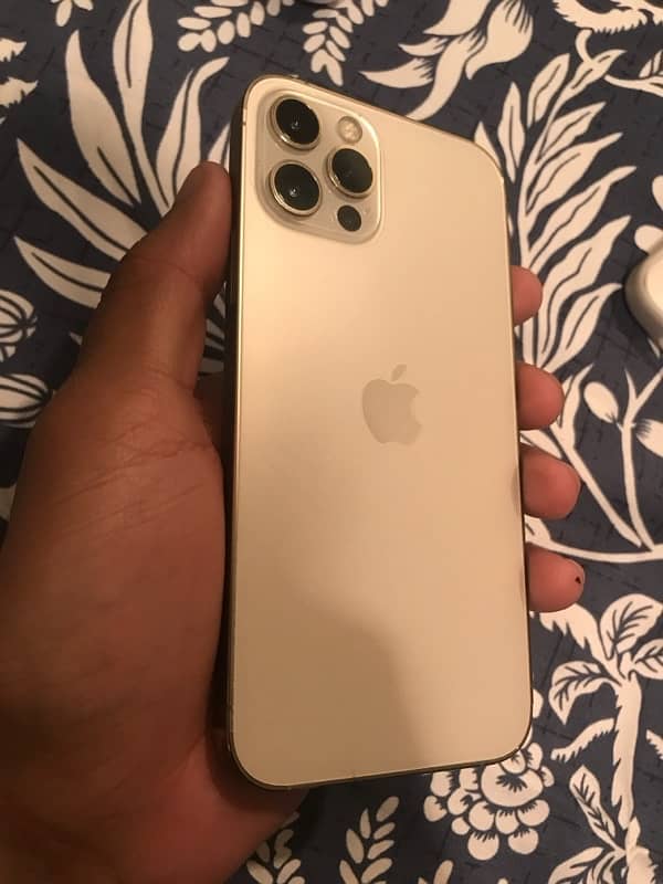 IPhone 12pro Gold 0