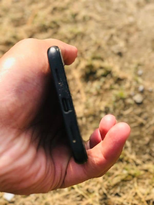 Google pixel 4A5G officiall PTA Approved Storage 6/128 For Sale 3