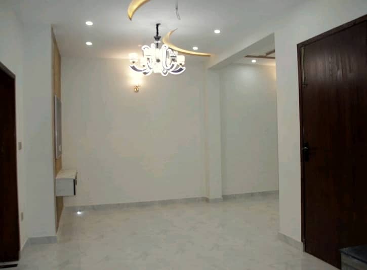 Nasheman-e-Iqbal Phase 2 House For sale Sized 5 Marla 4