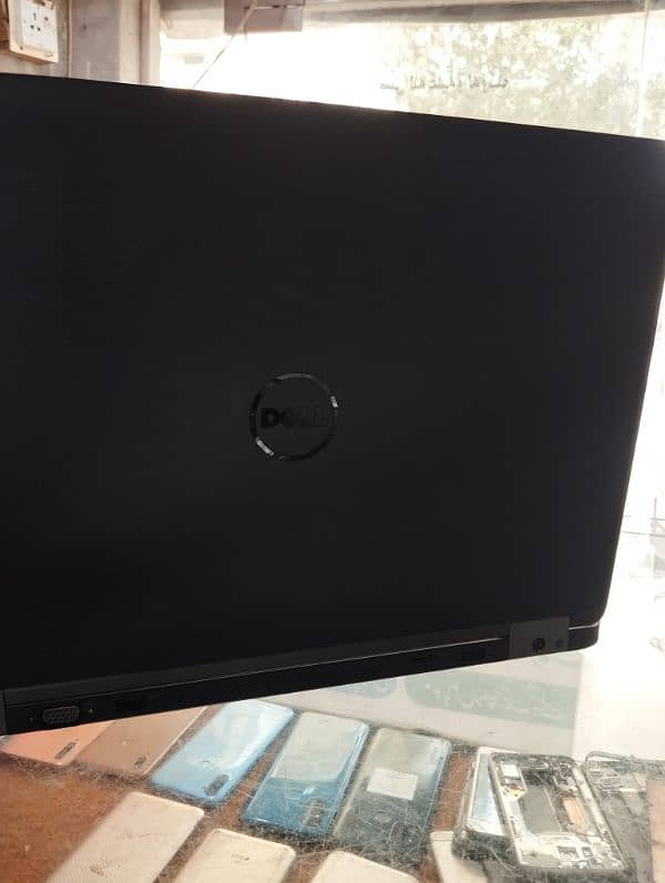 dell laptop 17inch clear display 8gm drr4 ram 2