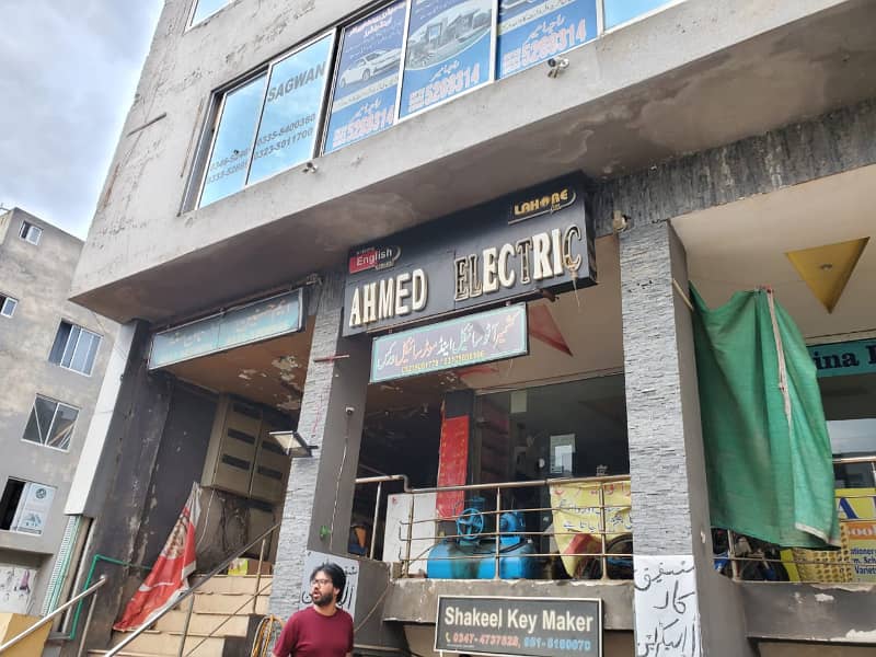 300sq-ft Lower Ground shop available for rent in Hub commercial 0