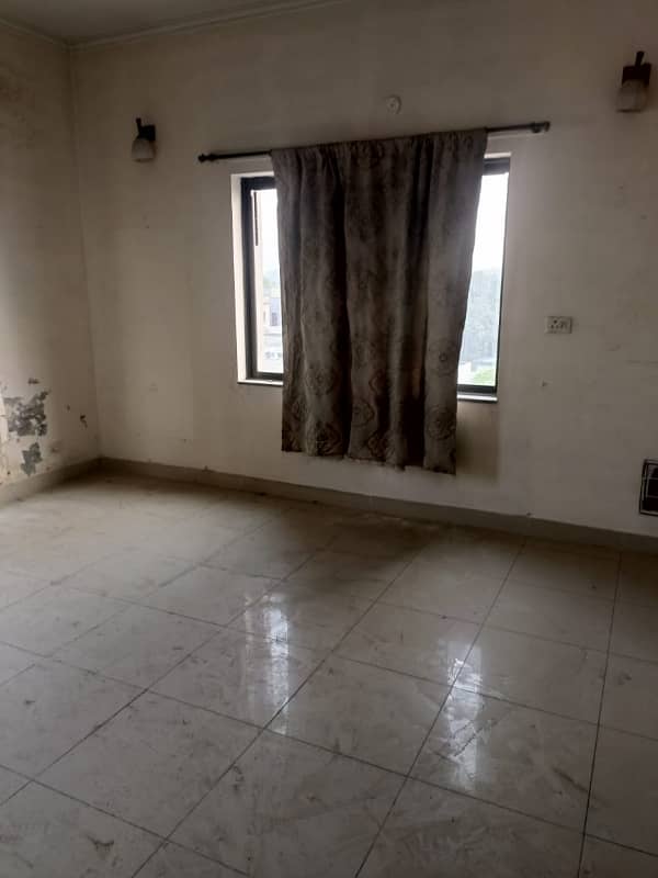 6 Marla 2 Bedroom Flat For Sale In Askari 11 Rs. 18000000 3