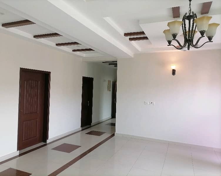 Highly-Desirable 10 Marla Flat Available In Askari 11 - Sector B 0