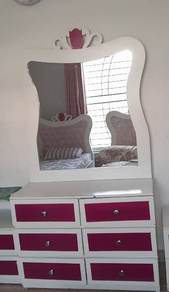 1 bed with matress 1 side table and 1 dressing table 1