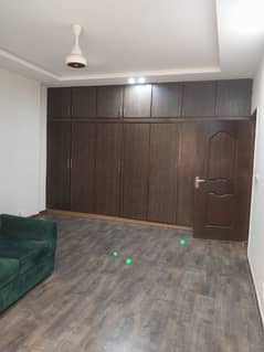 10 Marla Flat For Rent