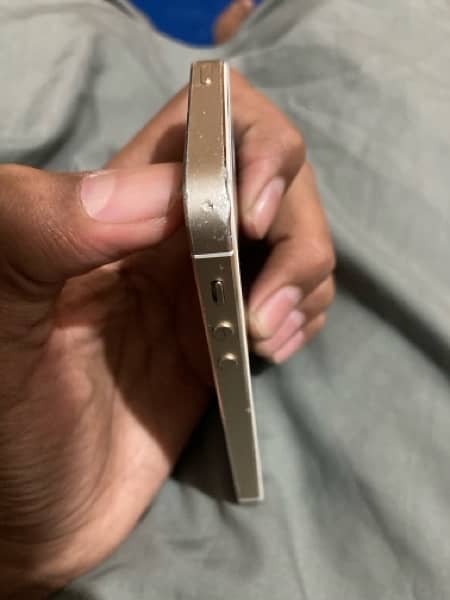 iphone 5s 32gb 10/10 Rough Condition Full Ok Block. 3