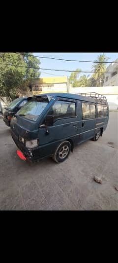 Mitsubishi hiace L300