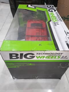 2.4 GHz R/C Big Wheels Truck with Rubber Tyres