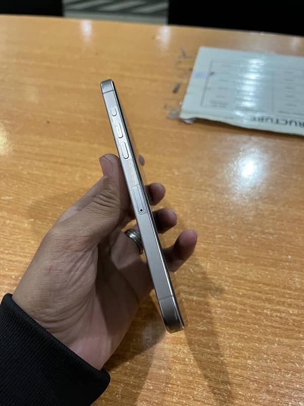 Iphone 15 Pro Max Non PTA 4