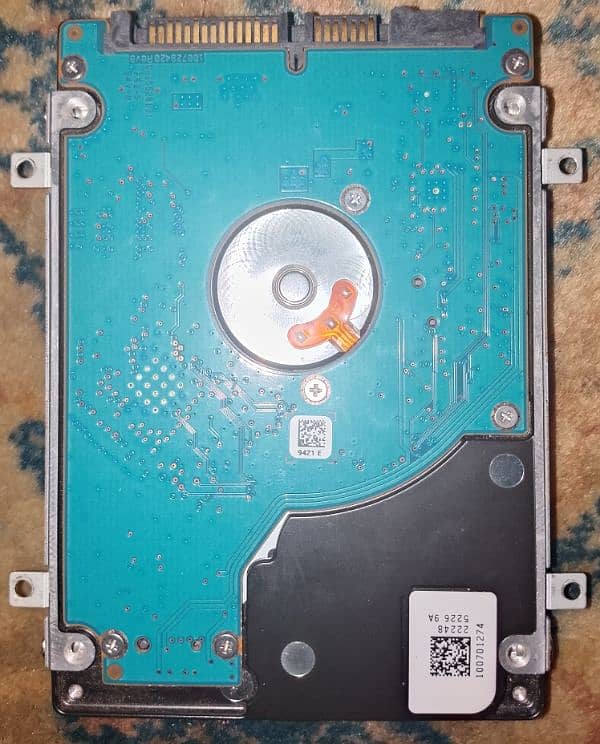 500 GB laptop hard drive price only 2500 ruppes. 1