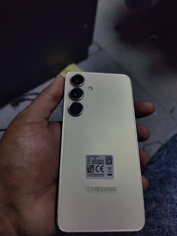 Samsung Galaxy S24 Complete Box ( 4 Months Warranty ) 9