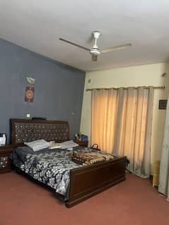 WELL FURNISHED ROOM AVAILABLE FOR RENT