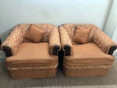 sofa set with floor carpet