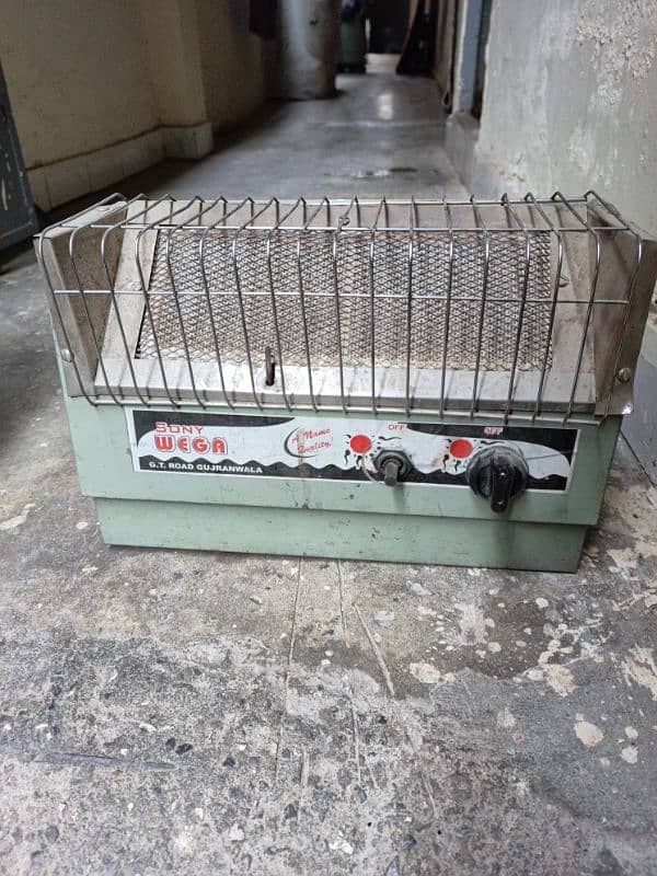 4 gas heater almost new condition 1