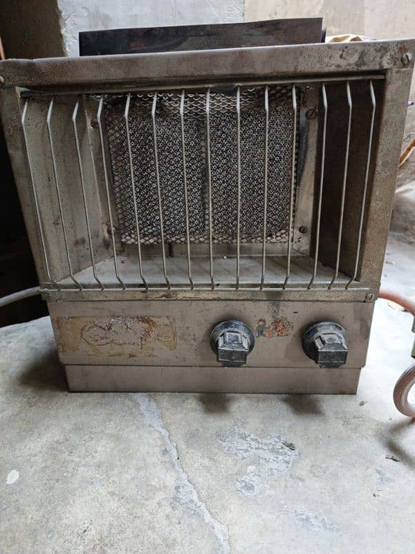 4 gas heater almost new condition 3